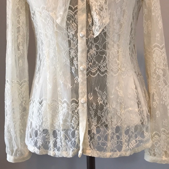 Vintage lace button front top - Picture 6 of 7